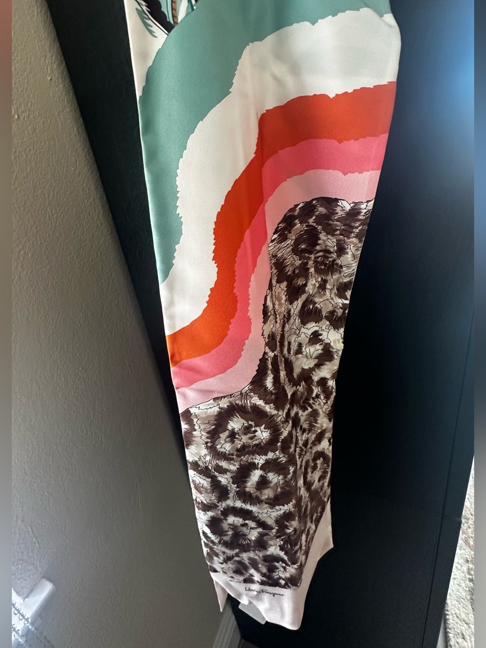 Salvatore Ferragamo reversible Brown Floral Silk Scarf with Cream Border - - Picture 7 of 16